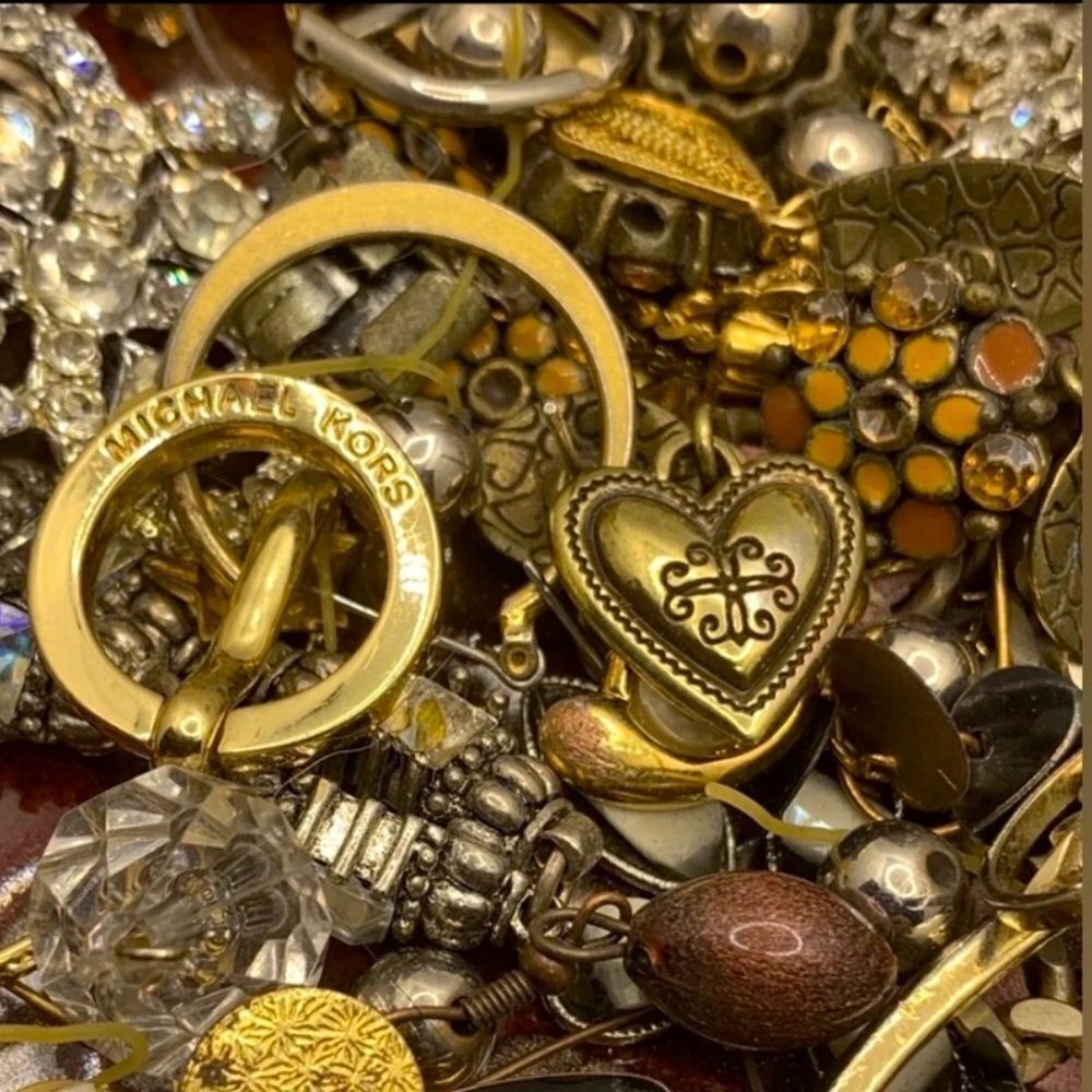 3 LBS UNSEARCHED UNTESTED COSTUME JEWELRY LOT~ gold, silver rhinestones pearls